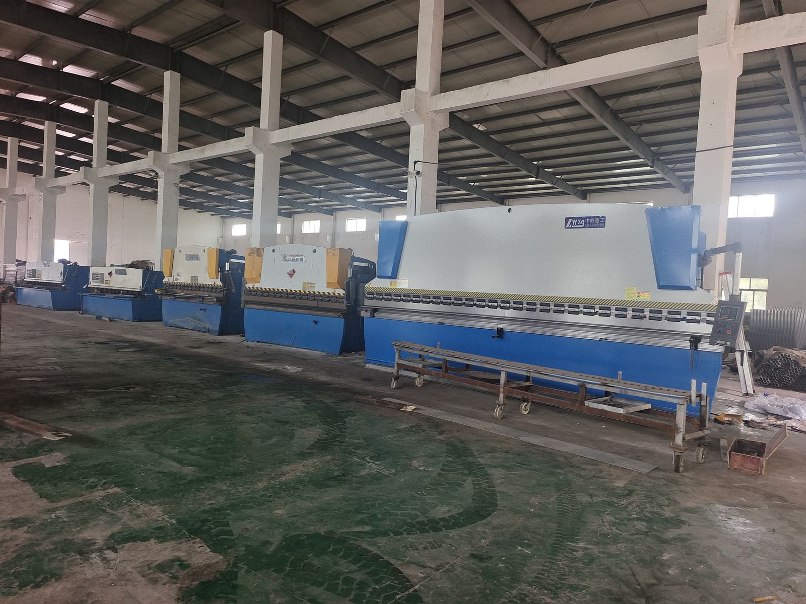 湖北丰翔农牧科技有限公司宜城生产基地料塔加工车间